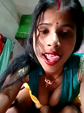 Snapshot of Miss_triha chatting on 03-19-25, 07:51 Miss triha online show from 03-19-25, 07:51