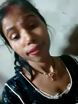 Snapshot of Miss_triha chatting on 03-04-25, 12:50 Miss triha online show from 03-04-25, 12:50