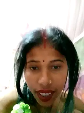 Snapshot of Miss_triha chatting on 03-11-25, 07:14 Miss triha online show from 03-11-25, 07:14