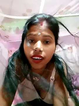 Snapshot of Miss_triha chatting on 03-10-25, 07:18 Miss triha online show from 03-10-25, 07:18