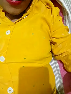 Snapshot of Miss_triha chatting on 11-02-25, 07:35 Miss triha online show from 11-02-25, 07:35