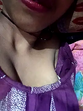 Snapshot of Miss_triha chatting on 09-15-25, 08:53 Miss triha online show from 09-15-25, 08:53