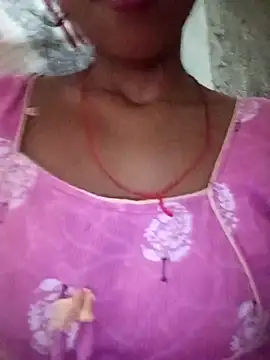 Snapshot of Miss_triha chatting on 09-10-25, 07:07 Miss triha online show from 09-10-25, 07:07