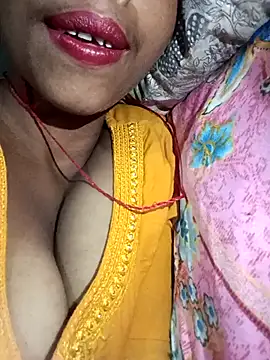 Snapshot of Miss_triha chatting on 09-11-25, 05:46 Miss triha online show from 09-11-25, 05:46