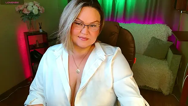 Snapshot of Vivien__wet chatting on 09-23-25, 11:06 Vivien wet online show from 09-23-25, 11:06