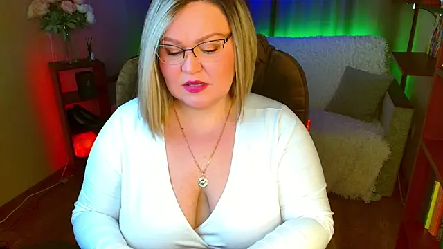 Vivien  wet online show from 11-15-25, 02:43