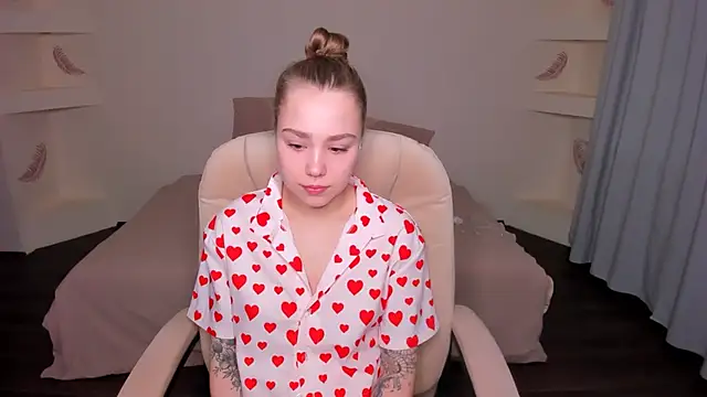 YourMegan online show from 12-21-25, 03:47