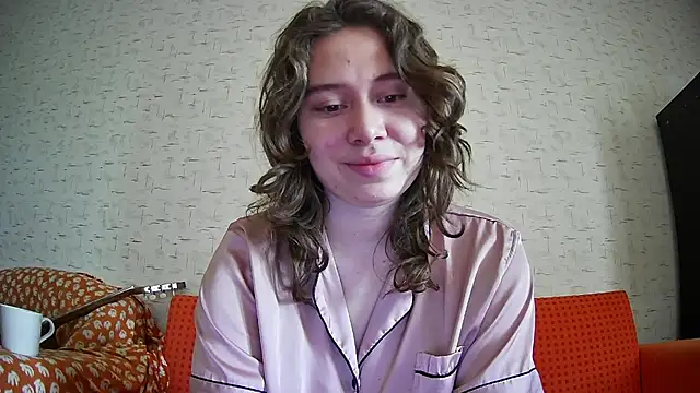 Snapshot of girliemilk chatting on 11-04-25, 07:01 girliemilk online show from 11-04-25, 07:01