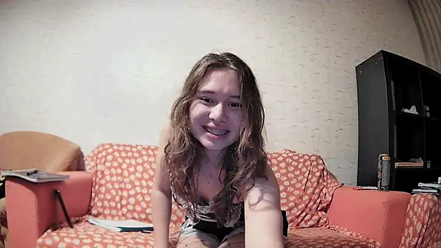 Snapshot of girliemilk chatting on 02-13-25, 03:35 girliemilk online show from 02-13-25, 03:35