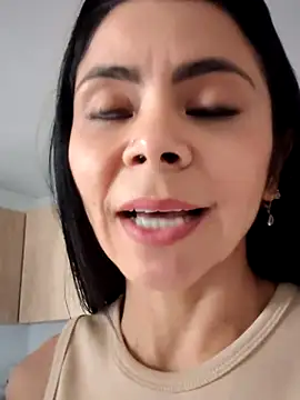 Snapshot of hema_gold chatting on 11-27-25, 03:01 hema gold online show from 11-27-25, 03:01