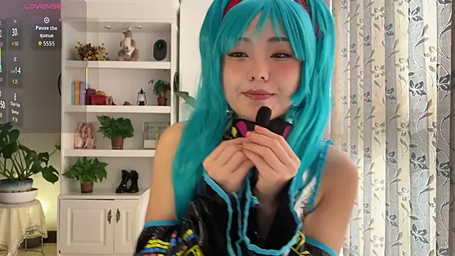nanaliu6 online show from 10-20-25, 06:59