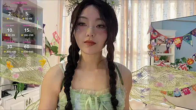 nanaliu6 online show from 10-26-25, 08:48