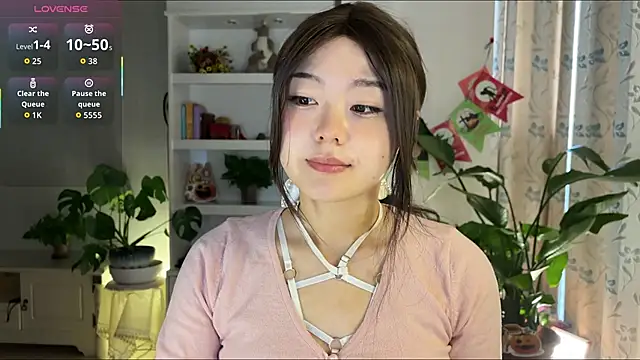 nanaliu6 online show from 10-30-25, 01:04