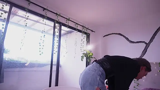 Snapshot of soidai_miiu chatting on 10-30-25, 09:11 soidai miiu online show from 10-30-25, 09:11