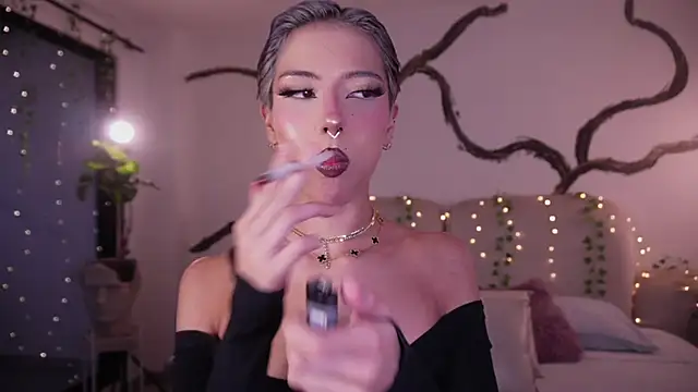 Snapshot of soidai_miiu chatting on 10-24-25, 09:58 soidai miiu online show from 10-24-25, 09:58