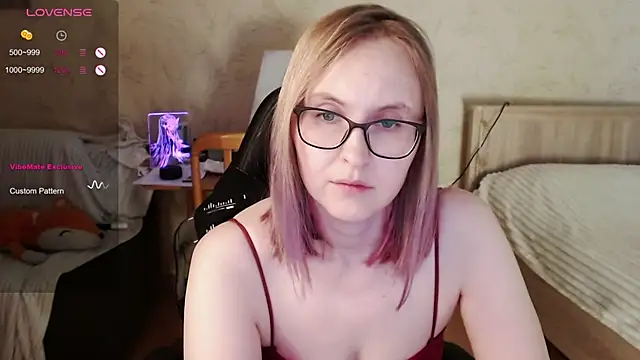 Agatha Mott online show from 10-12-25, 05:09