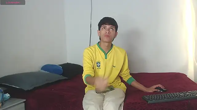 Snapshot of the_murderer chatting on 03-18-25, 05:12 the murderer online show from 03-18-25, 05:12