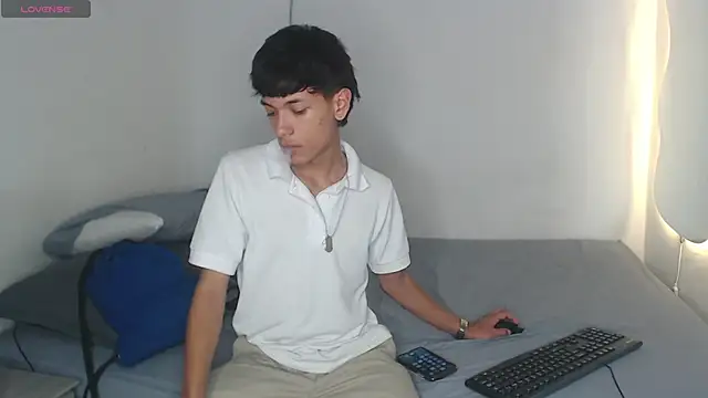 Snapshot of the_murderer chatting on 03-22-25, 05:39 the murderer online show from 03-22-25, 05:39