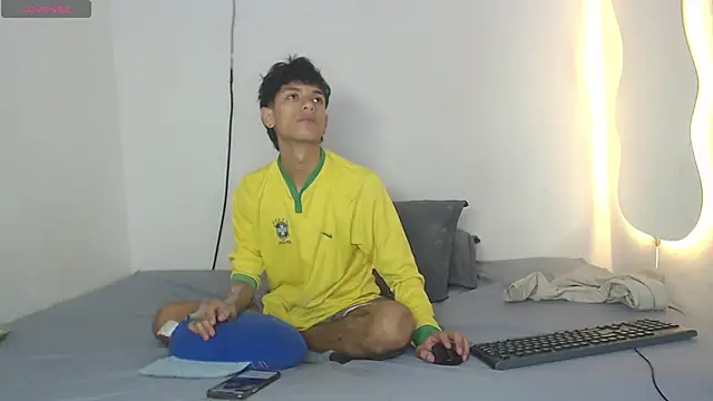 Snapshot of the_murderer chatting on 03-18-25, 08:17 the murderer online show from 03-18-25, 08:17