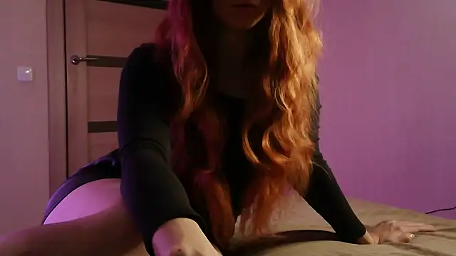  AliceOwen  online show from 03-12-25, 07:47