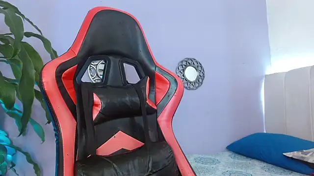 triana crimson online show from 10-05-25, 12:12