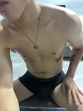 Snapshot of Maxhotmen chatting on 02-10-25, 09:04 Maxhotmen online show from 02-10-25, 09:04