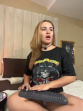Snapshot of JessyCream chatting on 06-16-26, 01:11 JessyCream online show from 06-16-26, 01:11