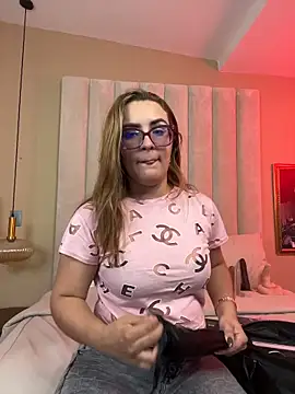 Snapshot of JessyCream chatting on 06-03-26, 01:12 JessyCream online show from 06-03-26, 01:12