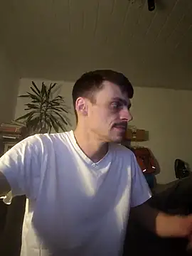 Snapshot of leinadanal chatting on 02-04-25, 11:38 leinadanal online show from 02-04-25, 11:38