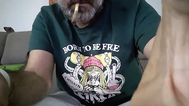 Snapshot of arka6 chatting on 04-21-26, 11:17 arka6 online show from 04-21-26, 11:17