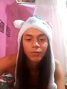 Snapshot of Gostvn4799 chatting on 11-21-25, 05:23 Gostvn4799 online show from 11-21-25, 05:23