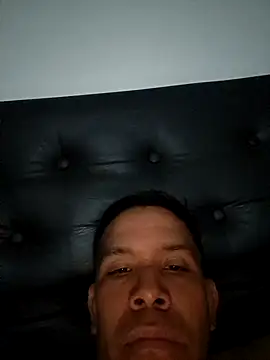 liamlara online show from 10-20-25, 12:24