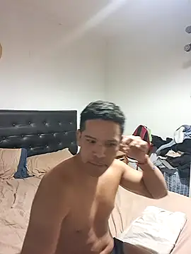 liamlara online show from 10-11-25, 11:39