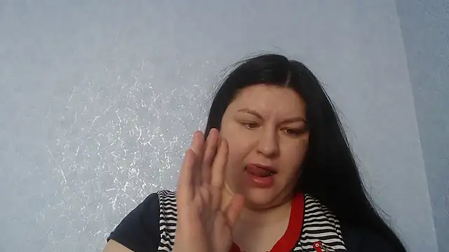 KiraSwee online show from 01-13-26, 07:45