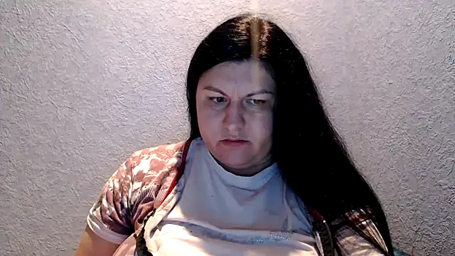 KiraSwee online show from 10-21-25, 05:34