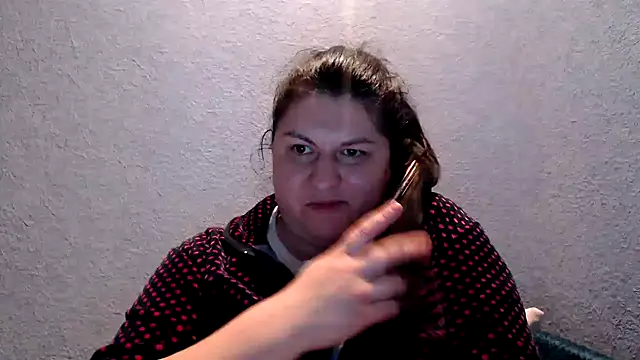 KiraSwee online show from 10-23-25, 05:33