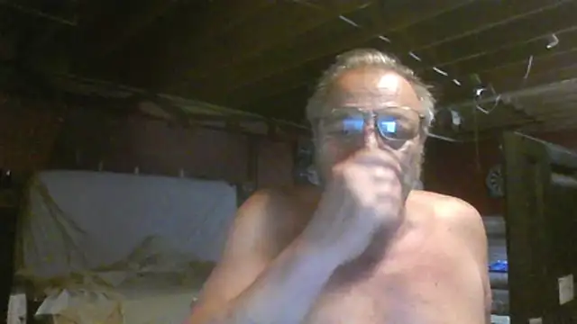 Snapshot of mercuryice chatting on 06-12-26, 02:37 mercuryice online show from 06-12-26, 02:37