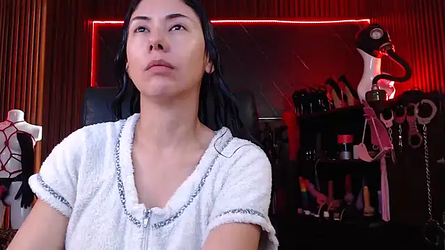 Snapshot of XiaQueen chatting on 10-11-25, 12:06 XiaQueen online show from 10-11-25, 12:06
