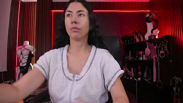 XiaQueen online show from 10-29-25, 11:20