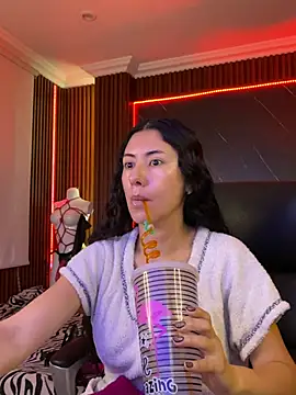 XiaQueen online show from 11-12-25, 11:25