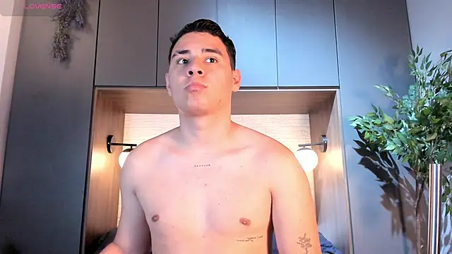 Gabriell ramirez online show from 11-12-25, 04:05