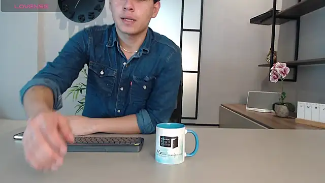 Gabriell ramirez online show from 03-01-25, 04:47