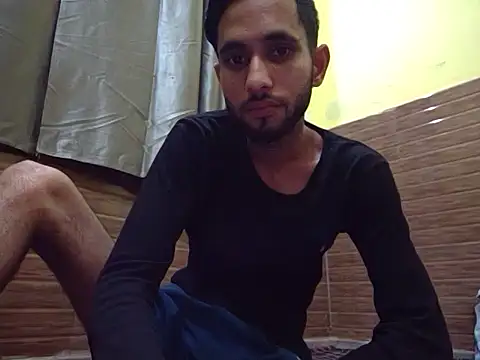 Snapshot of Queen_Couple chatting on 03-02-25, 04:14 Queen Couple online show from 03-02-25, 04:14