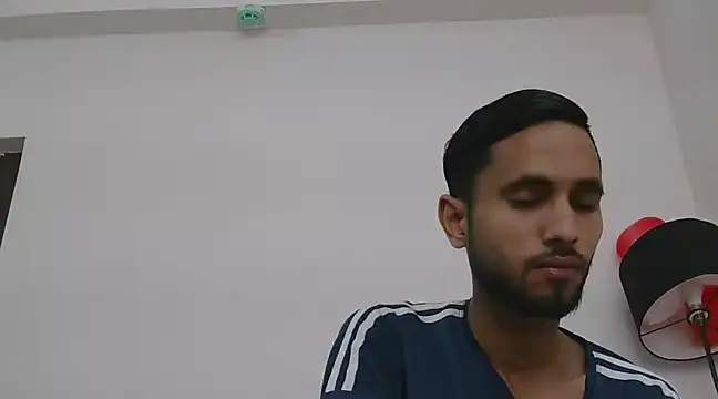 Snapshot of Queen_Couple chatting on 02-19-25, 06:11 Queen Couple online show from 02-19-25, 06:11