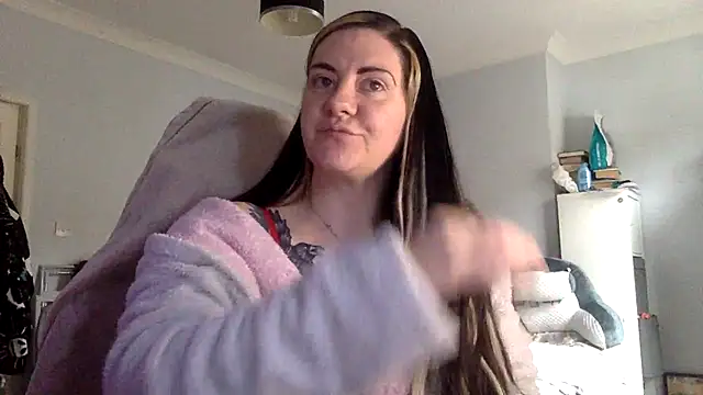 AureliaXOX online show from 02-09-25, 11:04