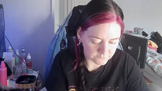 AureliaXOX online show from 10-15-25, 10:01