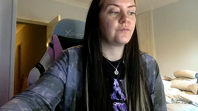 AureliaXOX online show from 02-07-25, 11:45