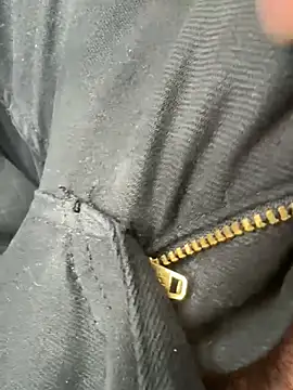 Snapshot of sark0606 chatting on 02-18-25, 11:11 sark0606 online show from 02-18-25, 11:11