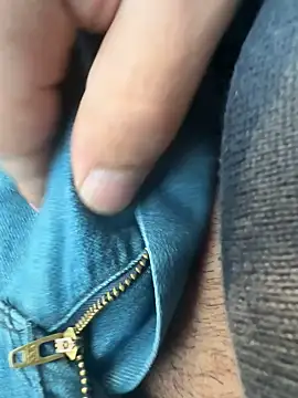 Snapshot of sark0606 chatting on 02-14-25, 02:23 sark0606 online show from 02-14-25, 02:23