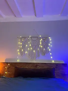 Maria Moonlight online show from 03-02-25, 06:35